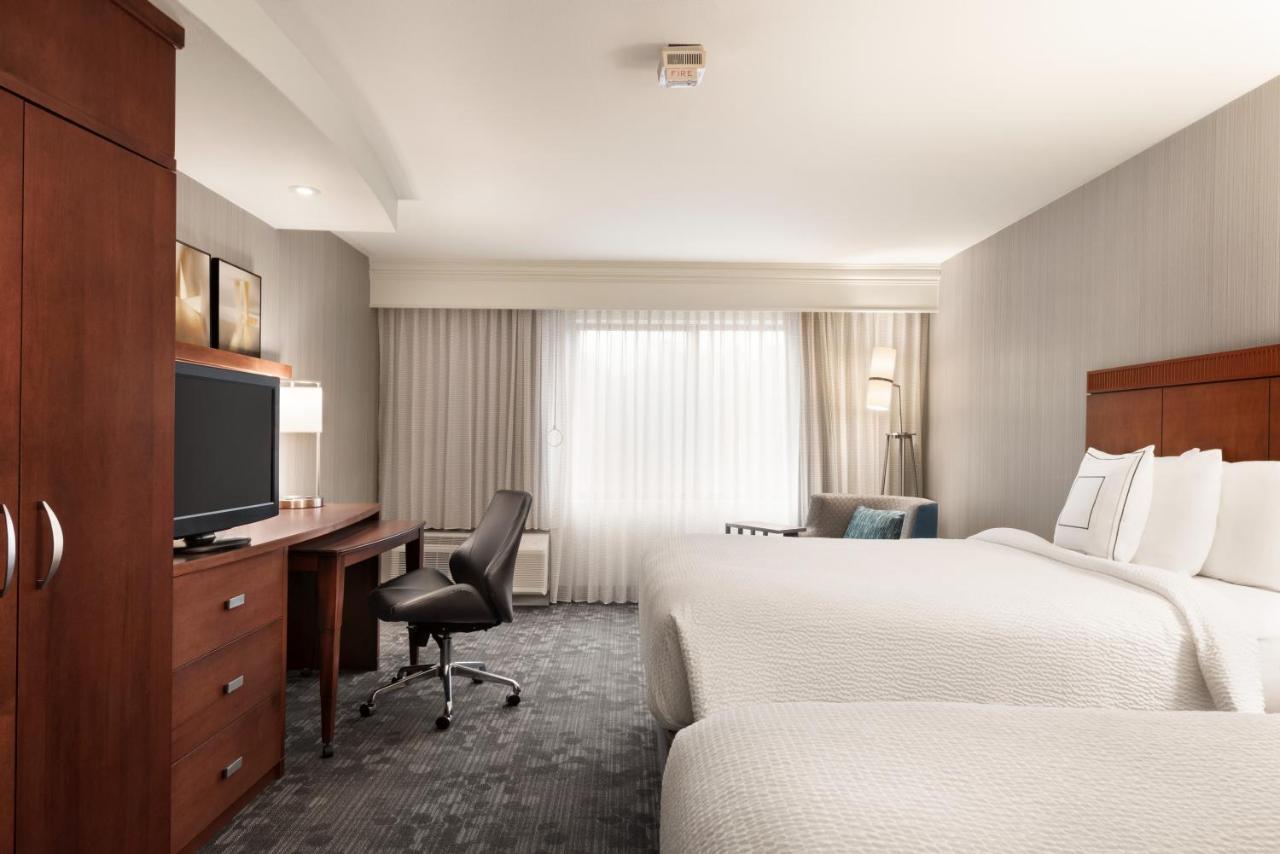 Hotel Courtyard By Marriott Potomac Mills 3*