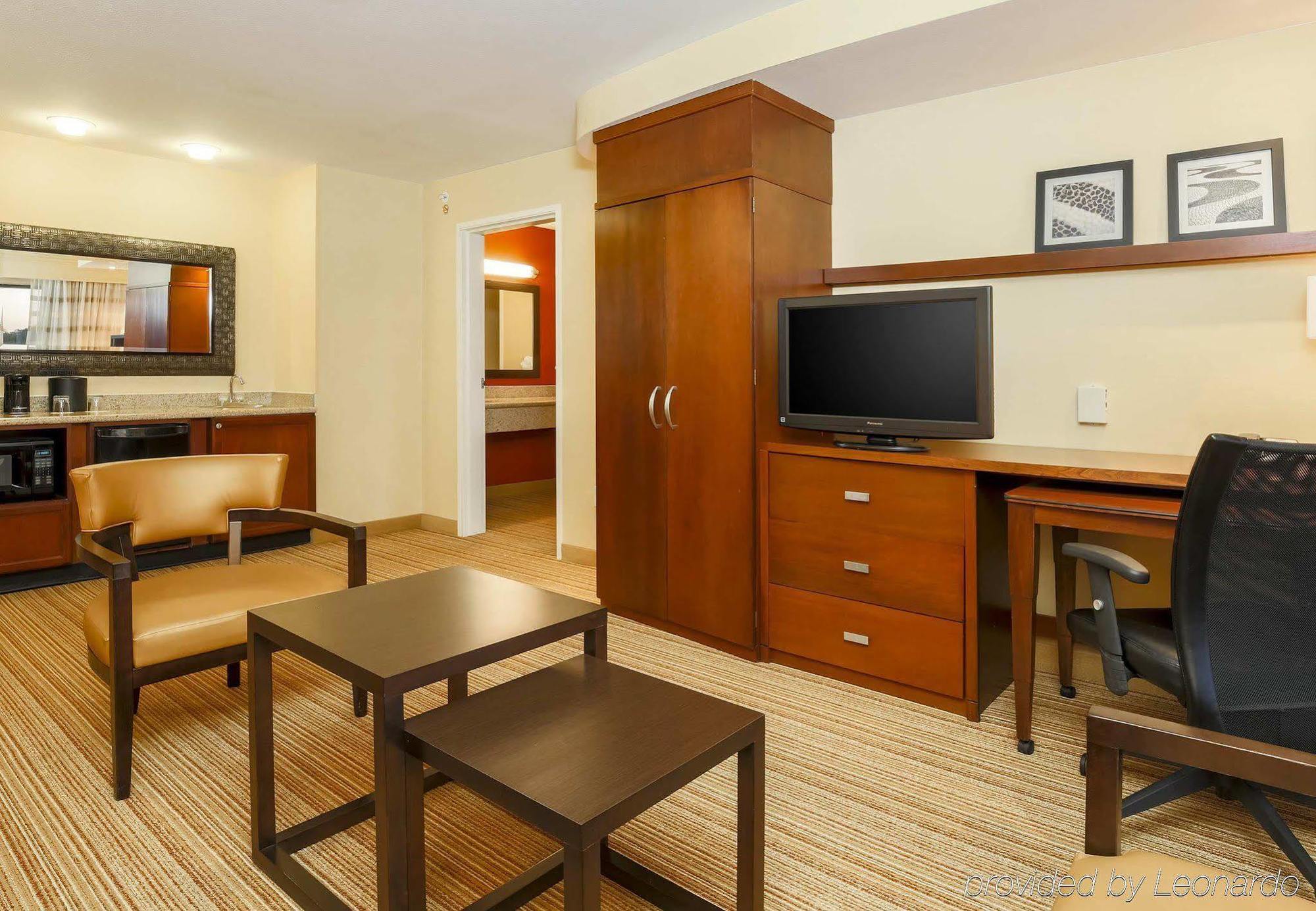 Courtyard By Marriott Potomac Mills